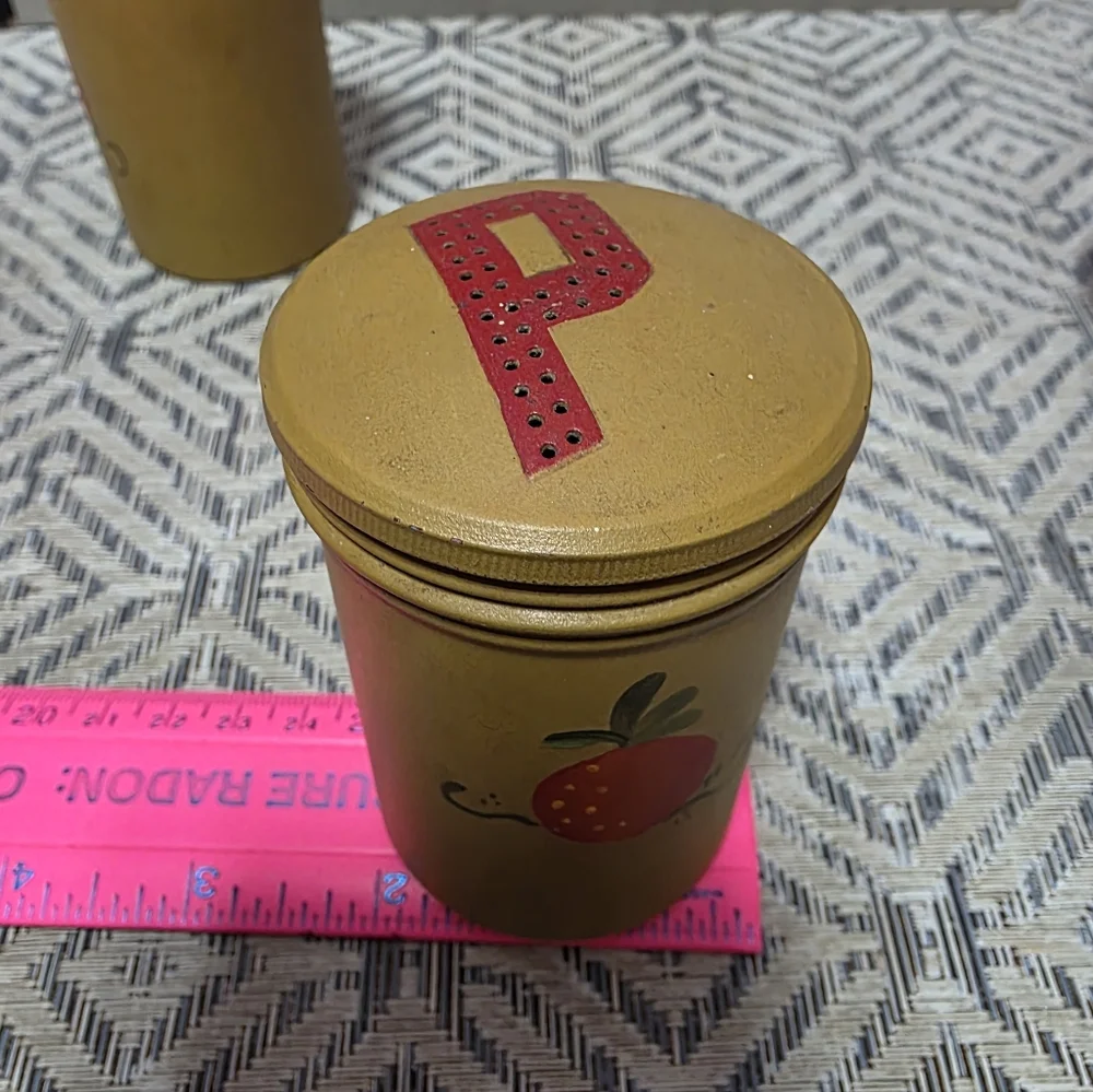 Vtg Tin Strawberry Salt And Pepper Shaker Set #87